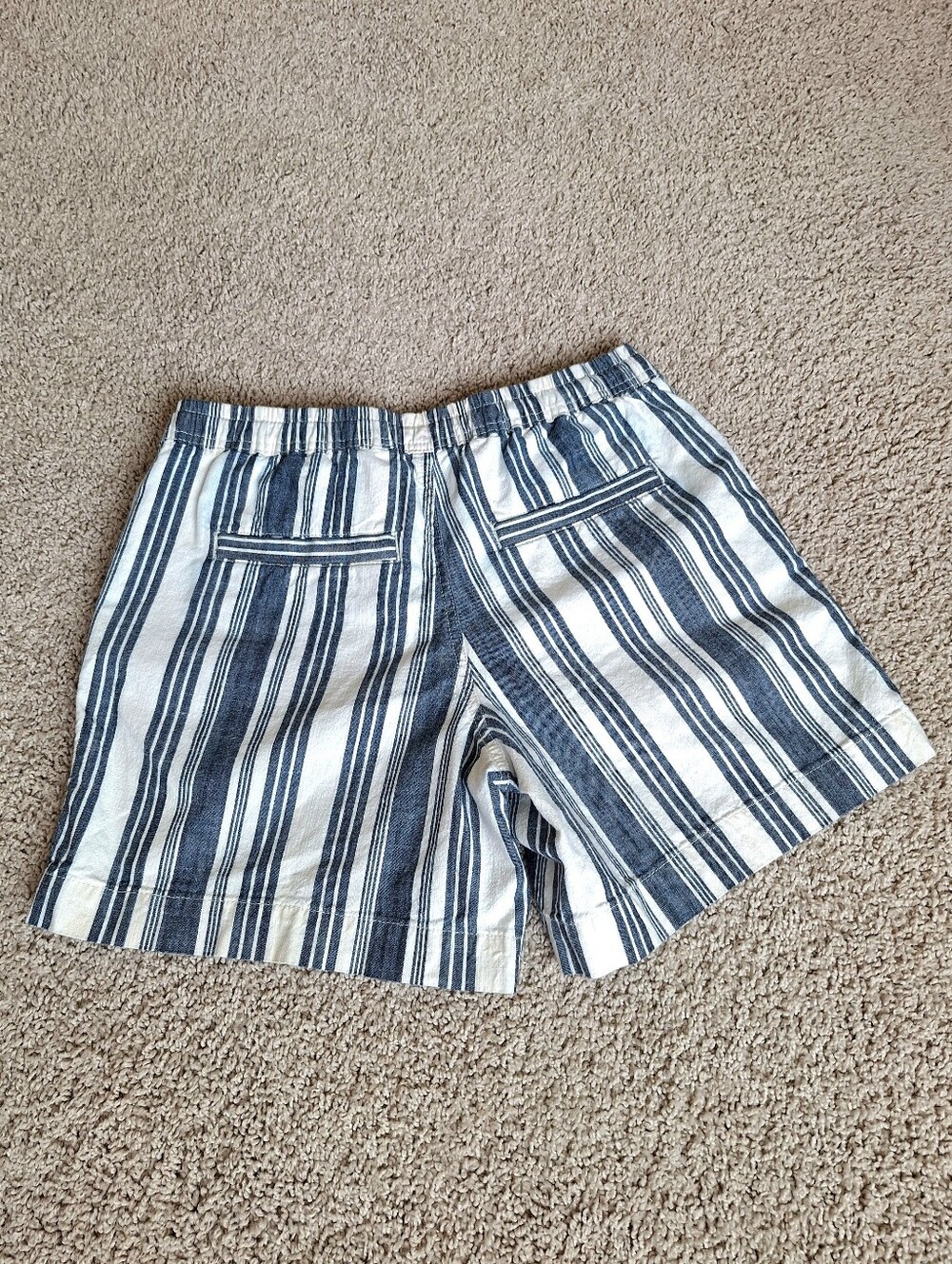 LL Bean Women's Favorite Fit Lakewash Dock Pull On Shorts Blue White Stripes 6 - Picture 6 of 7